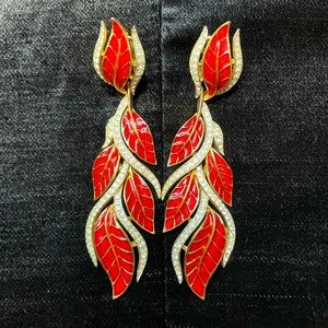 VTG Trifani Signed 80s Brass Tone Geometric Clip On Earrings